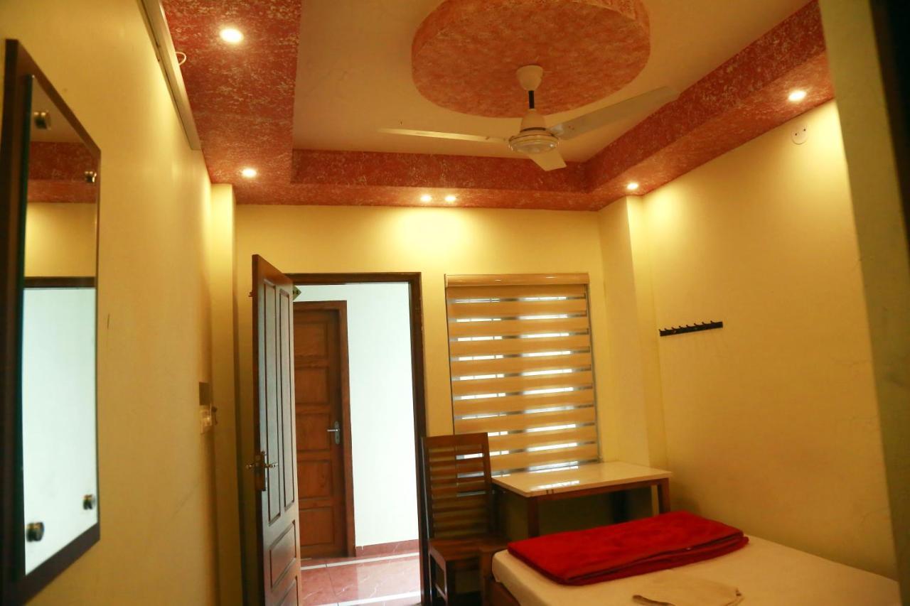 Mist Residency Hotel Kattappana Exterior photo